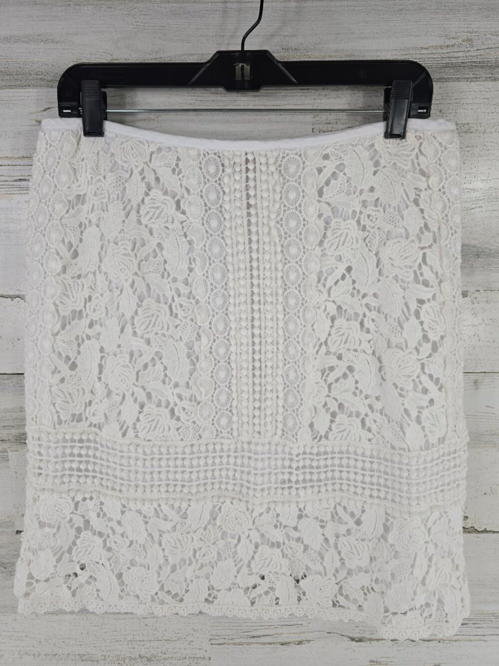V Cristina Women's Size 8 Skirt White Floral Lace Crochet Cotton Lined Side Zip.